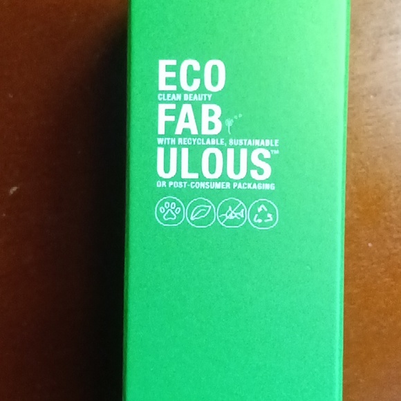 ECO FABULOUS CLARIFYING FACE OIL - Picture 2 of 7